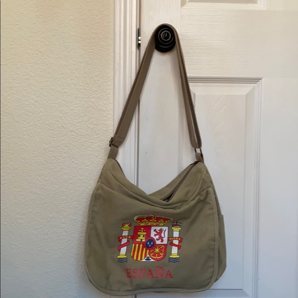 MESSENGER BAG